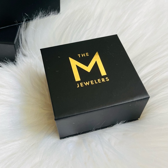 The M Jewelers Gold Figaro Chain Choker - Picture 4 of 7